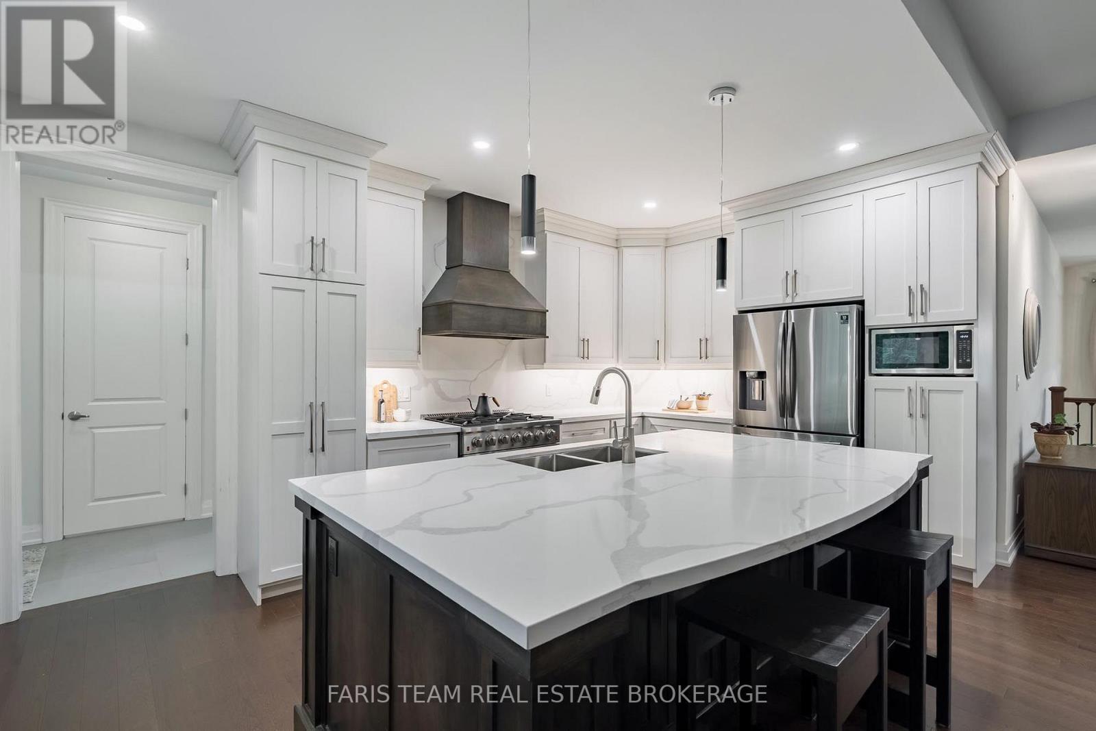 34 Oakwood Avenue, Tiny, Ontario  L9M 0J2 - Photo 6 - S13658902