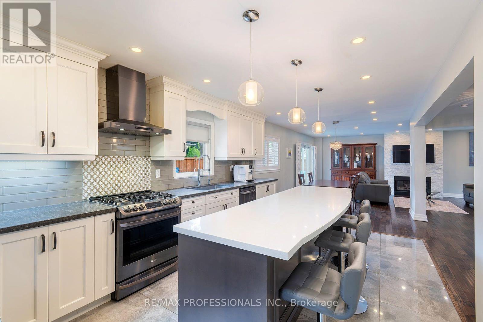 38 Boxwood Road, Toronto, Ontario  M9C 2W5 - Photo 12 - W13658818