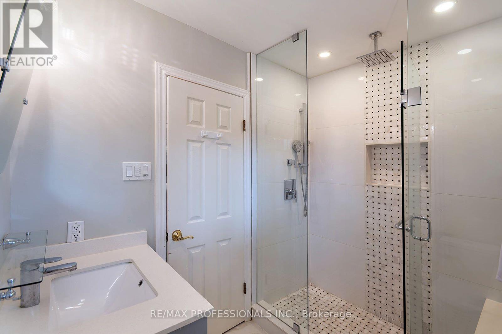 38 Boxwood Road, Toronto, Ontario  M9C 2W5 - Photo 20 - W13658818