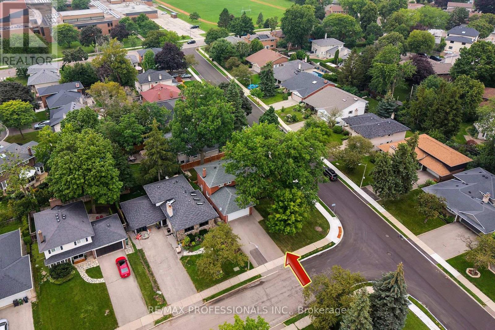 38 Boxwood Road, Toronto, Ontario  M9C 2W5 - Photo 3 - W13658818
