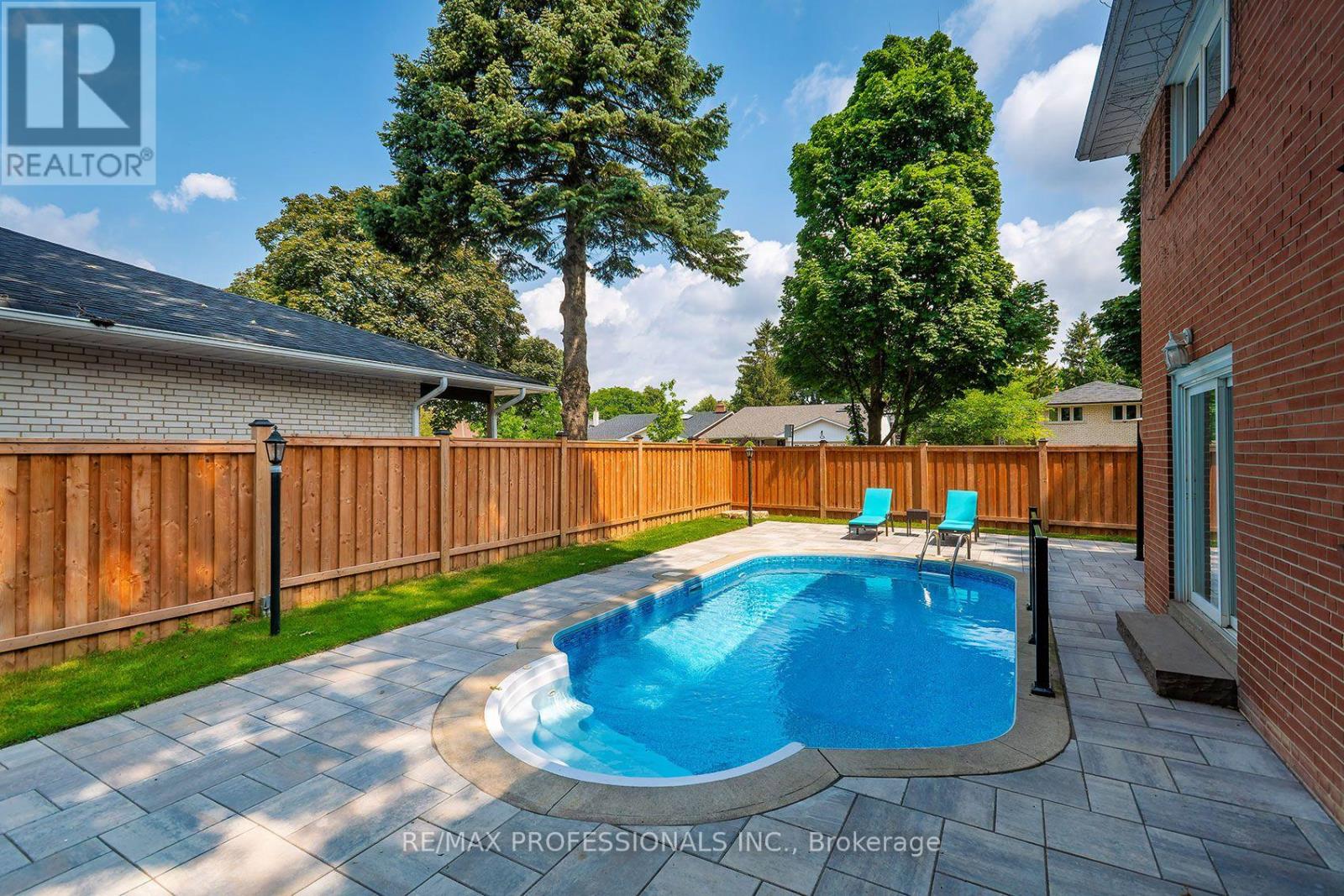 38 Boxwood Road, Toronto, Ontario  M9C 2W5 - Photo 35 - W13658818
