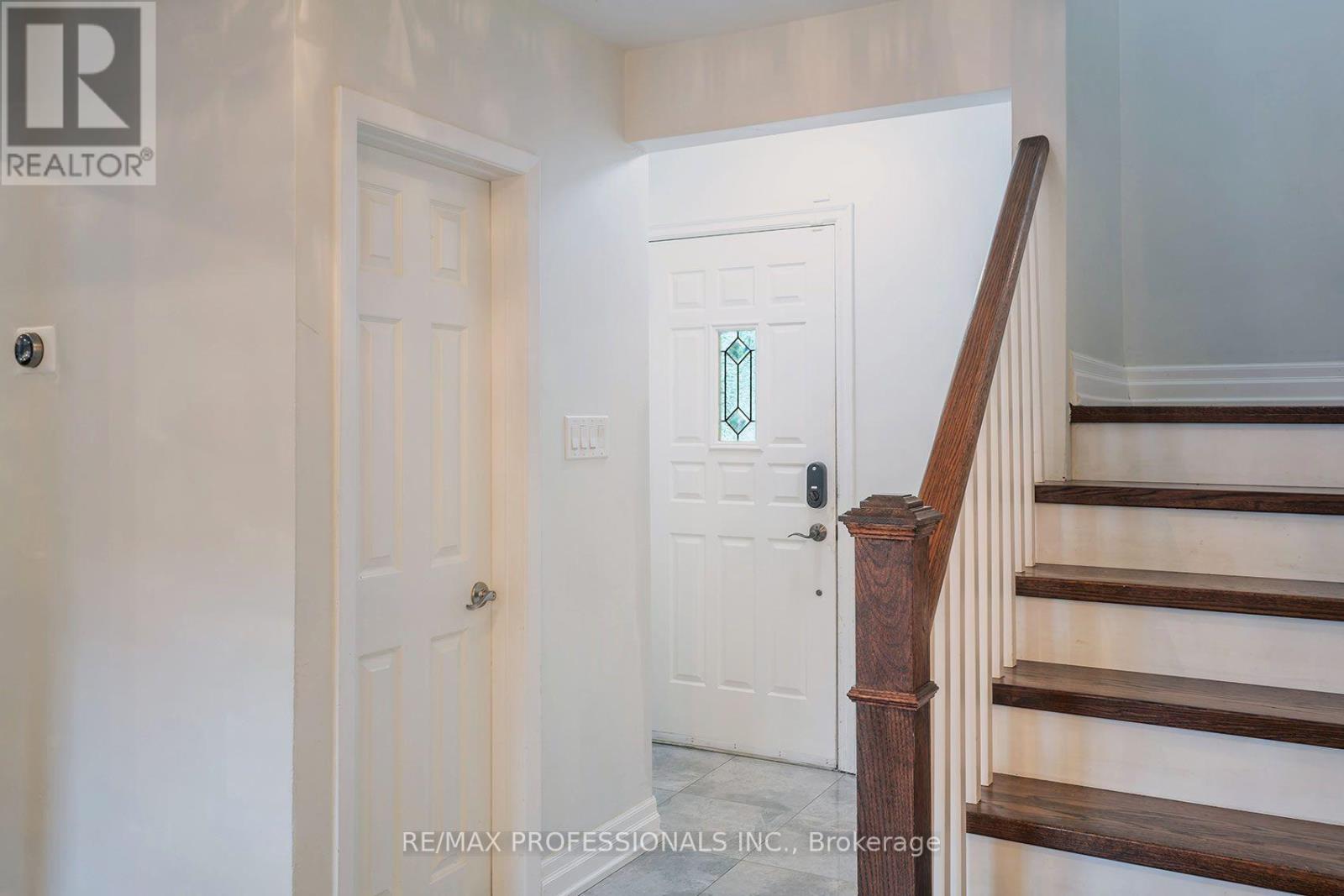 38 Boxwood Road, Toronto, Ontario  M9C 2W5 - Photo 5 - W13658818
