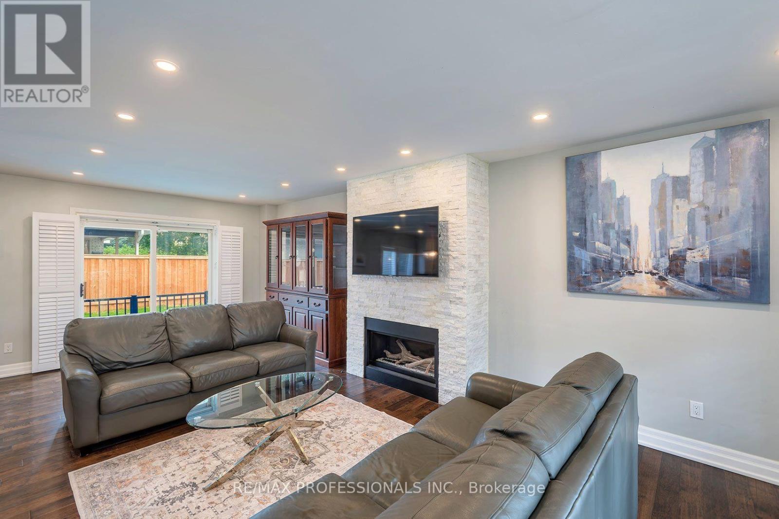 38 Boxwood Road, Toronto, Ontario  M9C 2W5 - Photo 8 - W13658818
