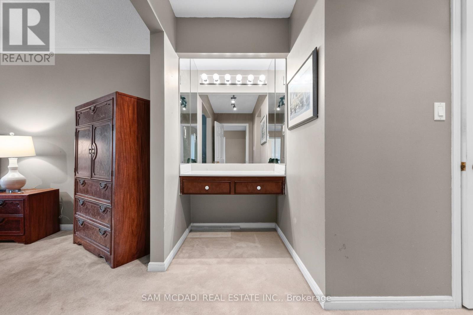1077 Saginaw Crescent, Mississauga, Ontario  L5H 3W4 - Photo 21 - W13658862