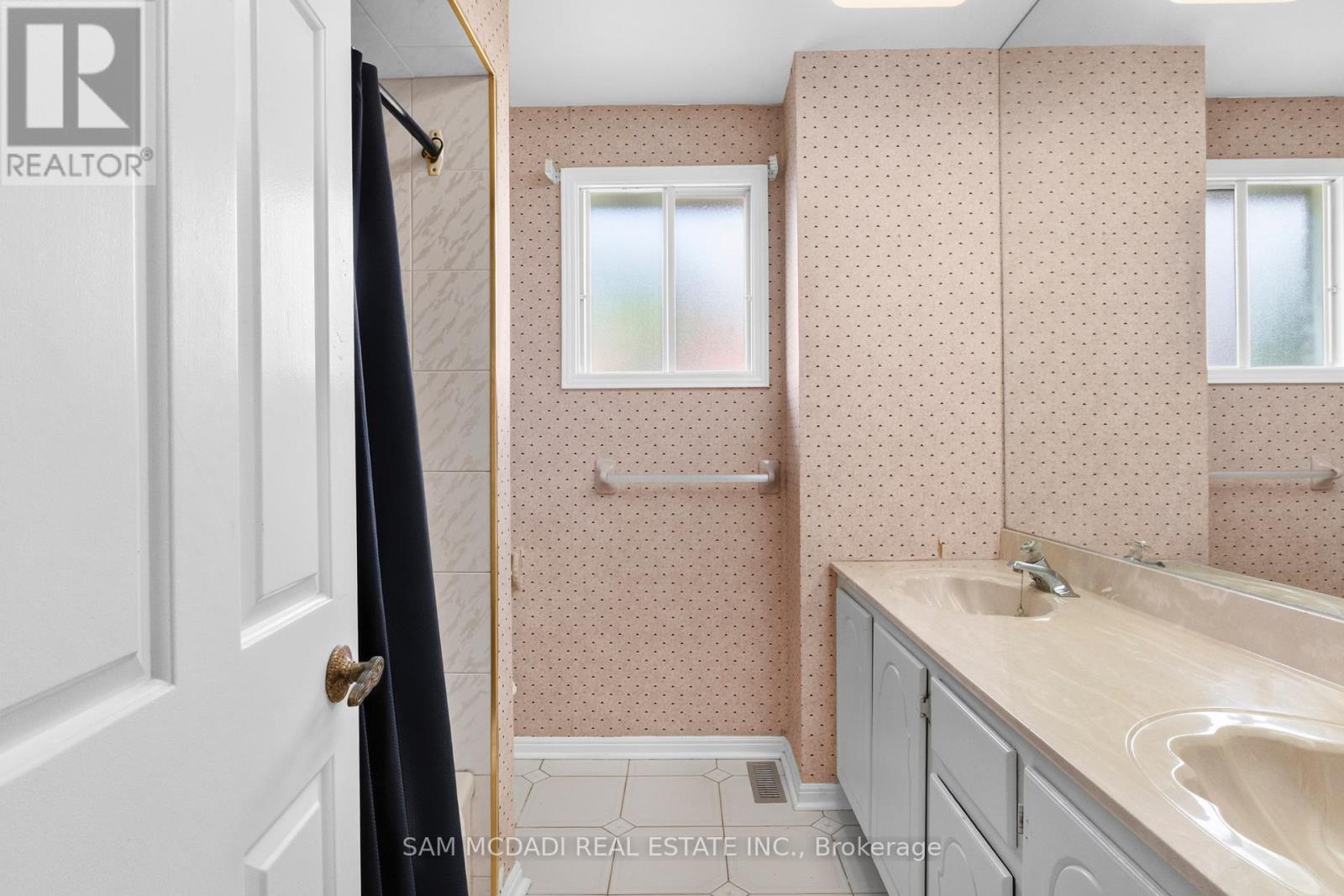 1077 Saginaw Crescent, Mississauga, Ontario  L5H 3W4 - Photo 30 - W13658862