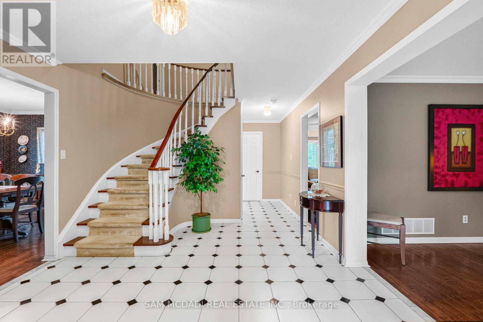 1077 Saginaw Crescent, Mississauga, Ontario  L5H 3W4 - Photo 5 - W13658862