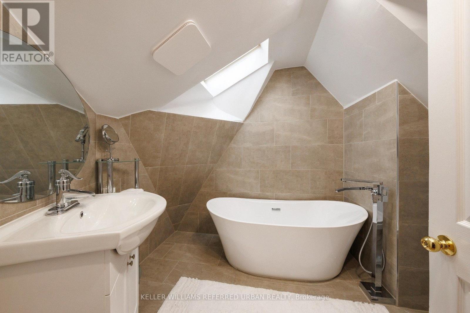 6 Elmhurst Drive, Toronto, Ontario  M9W 2J3 - Photo 26 - W13658924
