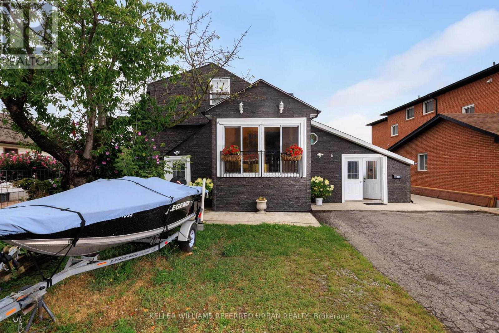 6 Elmhurst Drive, Toronto, Ontario  M9W 2J3 - Photo 3 - W13658924