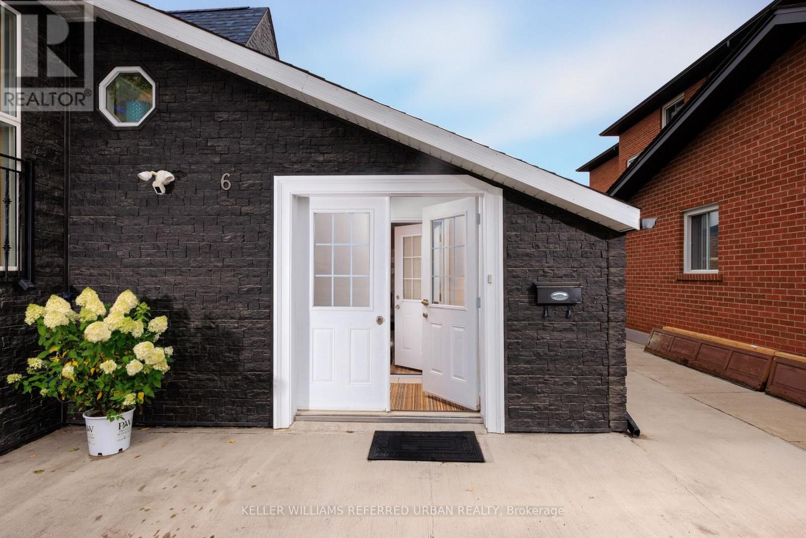 6 Elmhurst Drive, Toronto, Ontario  M9W 2J3 - Photo 4 - W13658924