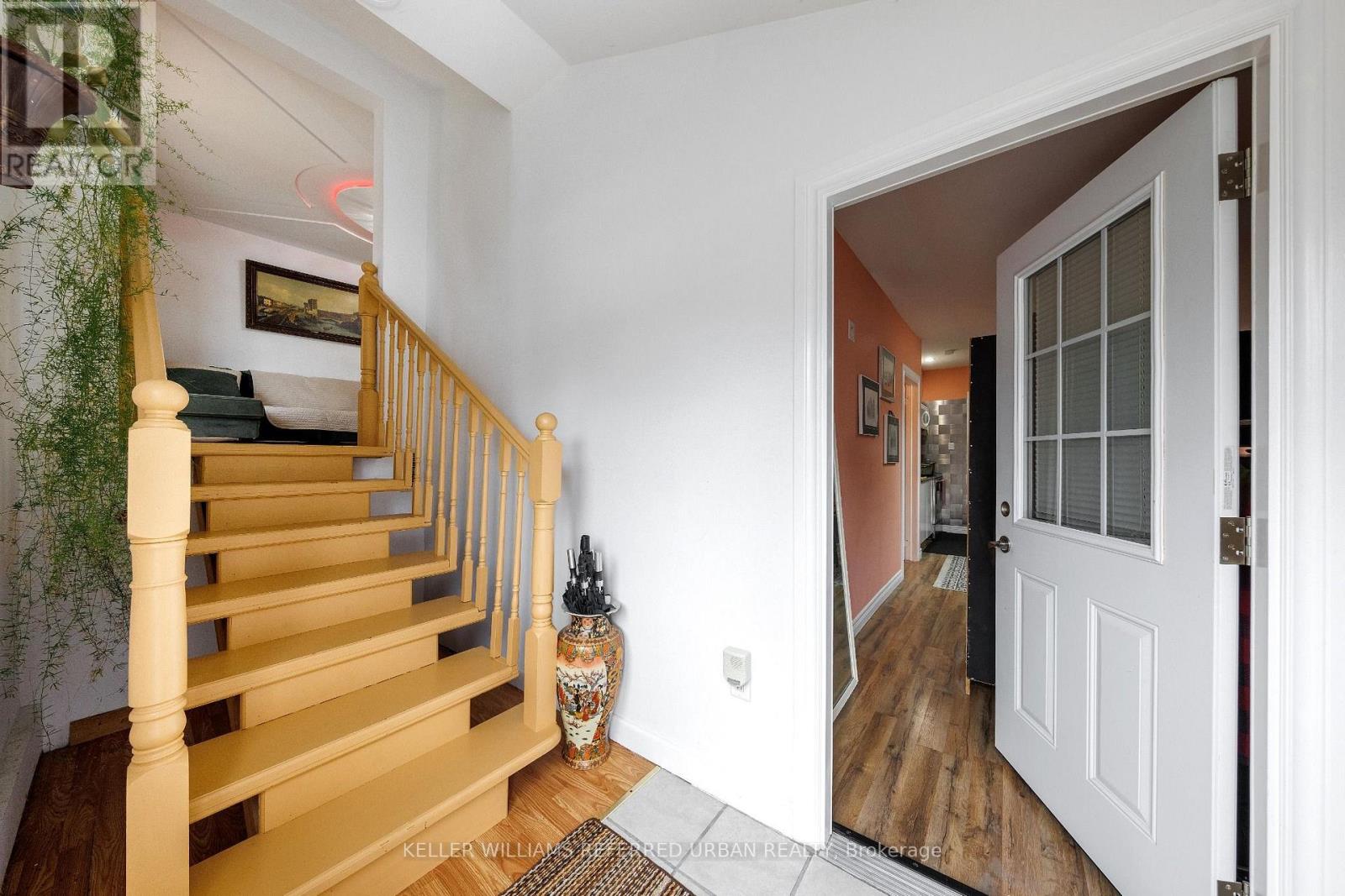6 Elmhurst Drive, Toronto, Ontario  M9W 2J3 - Photo 5 - W13658924