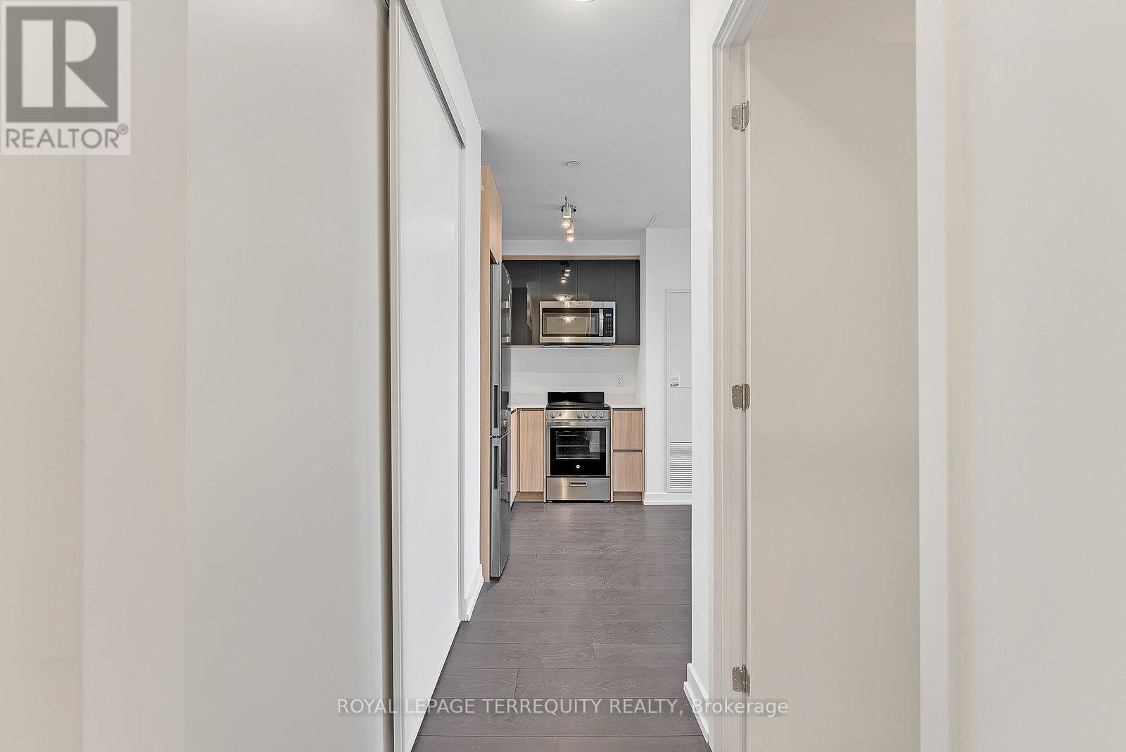 719 - 3100 Keele Street, Toronto, Ontario M3M 0E1 - Photo 2 - W13658964