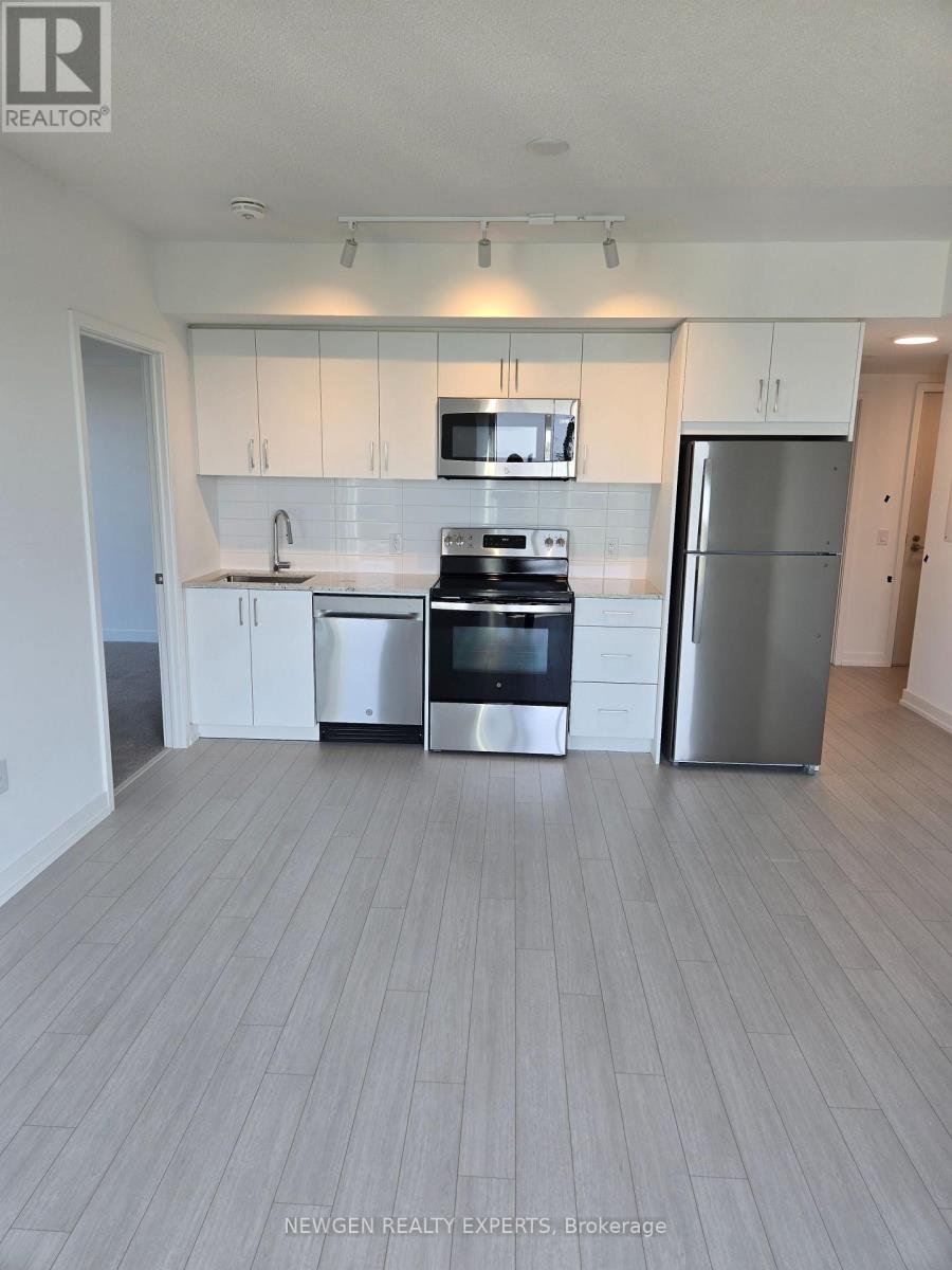 1104 - 4010 Eglinton Avenue W, Toronto, Ontario  M9A 0G5 - Photo 2 - W13658966