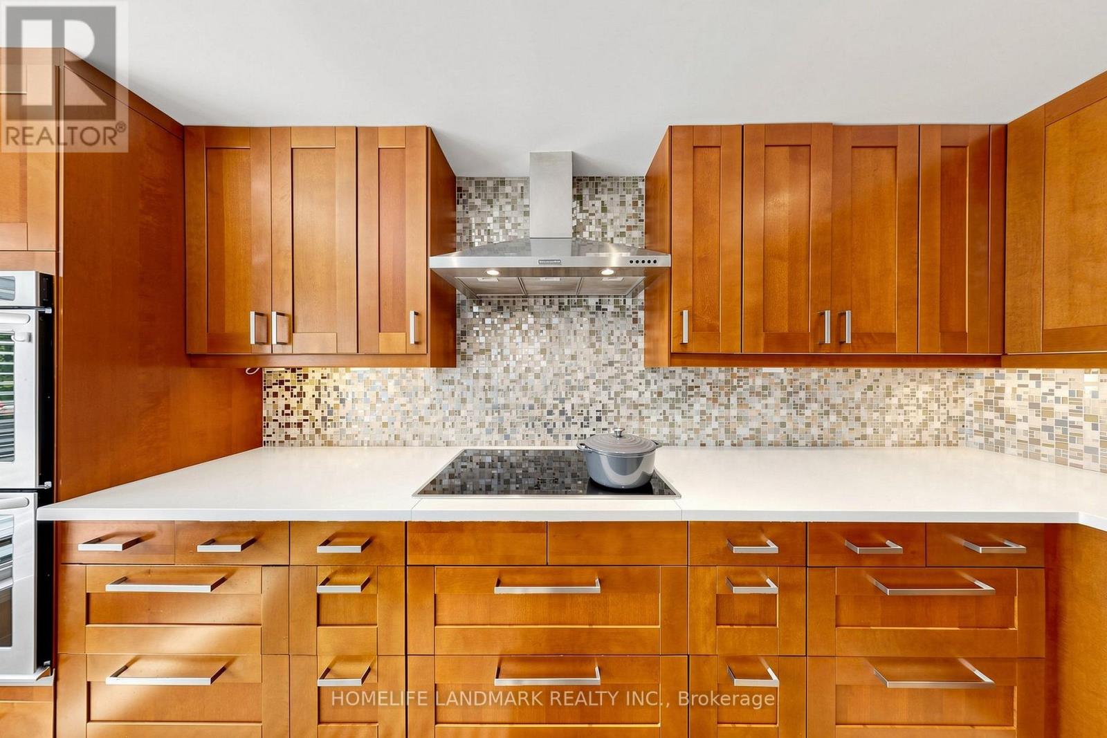 224 Valleyview Court, Oakville, Ontario  L6L 5H8 - Photo 12 - W13658978