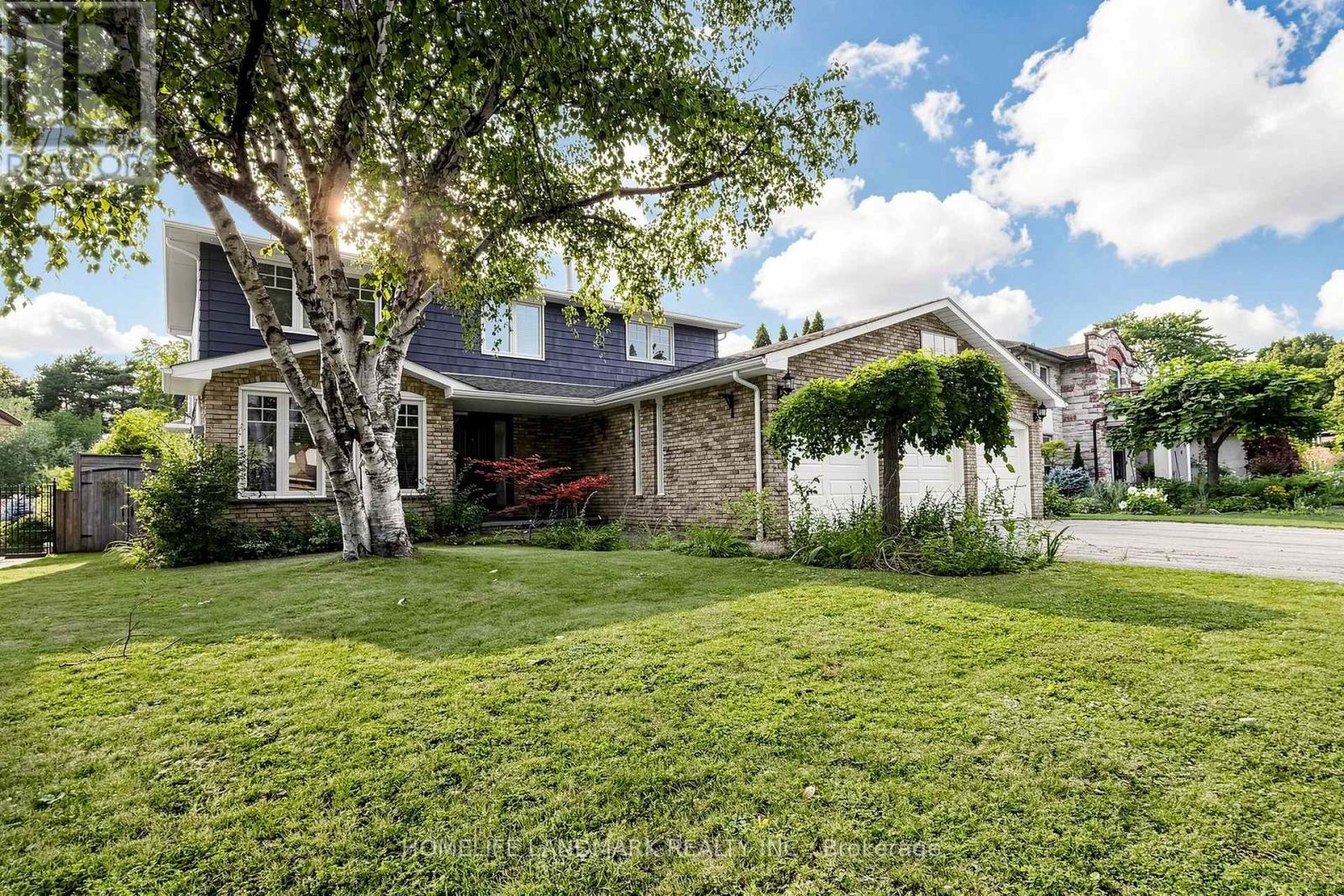 224 Valleyview Court, Oakville, Ontario  L6L 5H8 - Photo 2 - W13658978