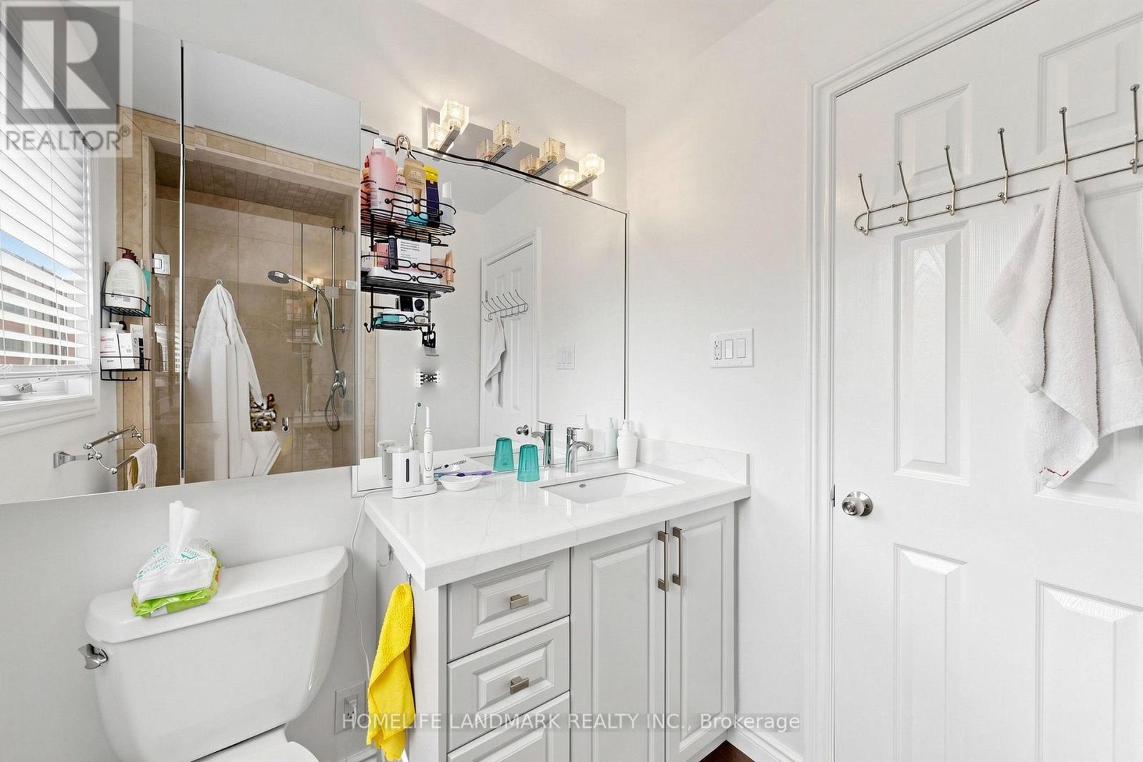 224 Valleyview Court, Oakville, Ontario  L6L 5H8 - Photo 21 - W13658978