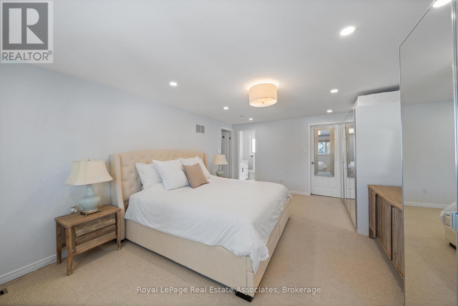 1550 Woodeden Drive, Mississauga, Ontario  L5H 2V3 - Photo 21 - W13659002