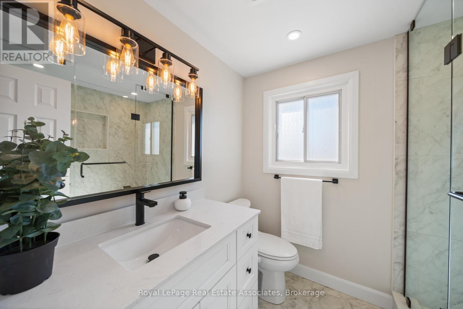 1550 Woodeden Drive, Mississauga, Ontario  L5H 2V3 - Photo 23 - W13659002