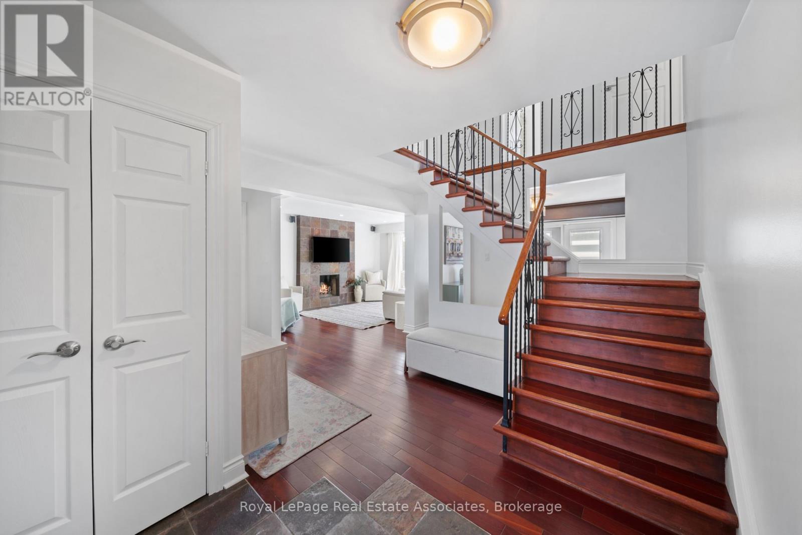 1550 Woodeden Drive, Mississauga, Ontario  L5H 2V3 - Photo 3 - W13659002