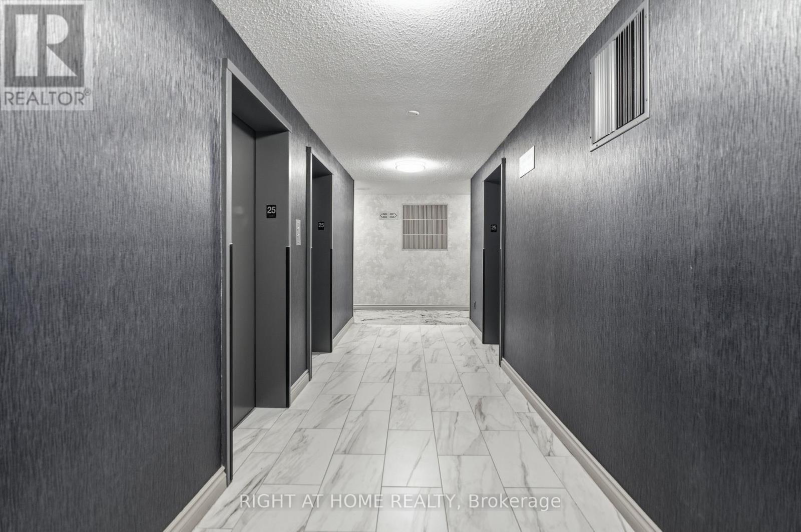 2507 - 3650 Kaneff Crescent, Mississauga, Ontario  L5A 4A1 - Photo 23 - W13578132