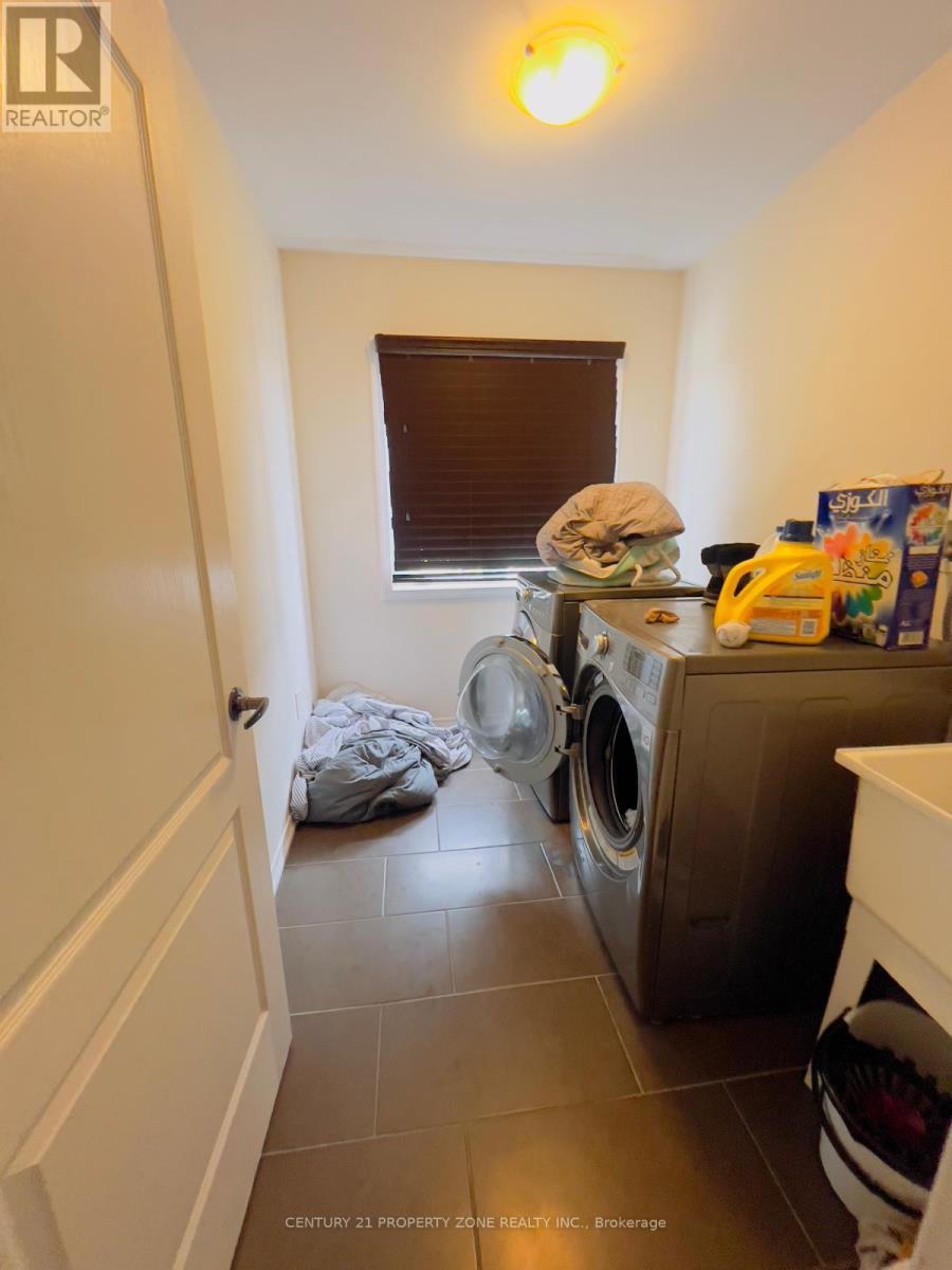 (Upper) - 3 Baffin Crescent, Brampton, Ontario  L7A 0A9 - Photo 14 - W13636610