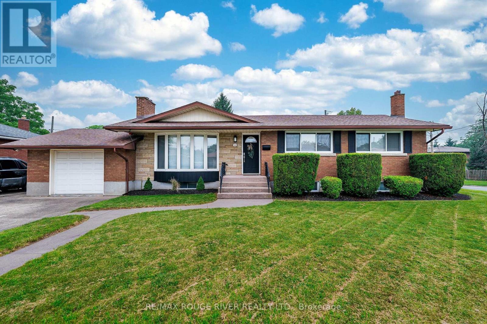 25 CLEARVIEW HEIGHTS, St. Catharines, Ontario