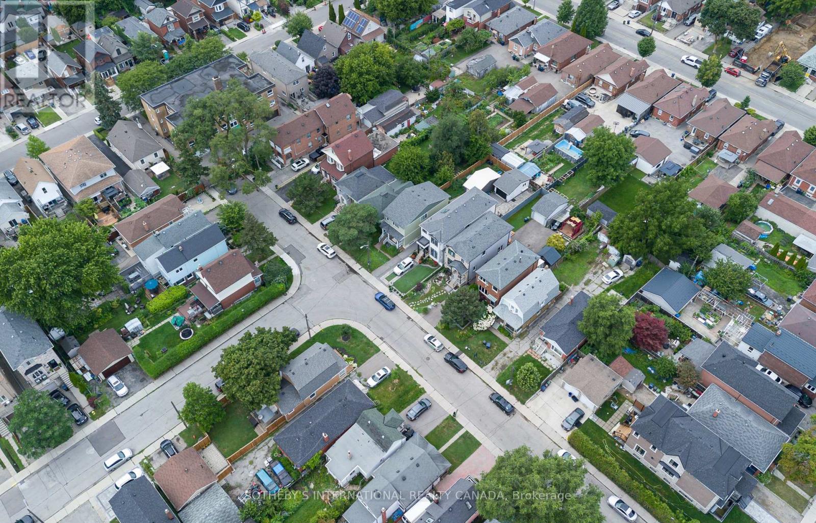 4 Marshall Boulevard, Toronto, Ontario  M6N 2R7 - Photo 10 - W13577206