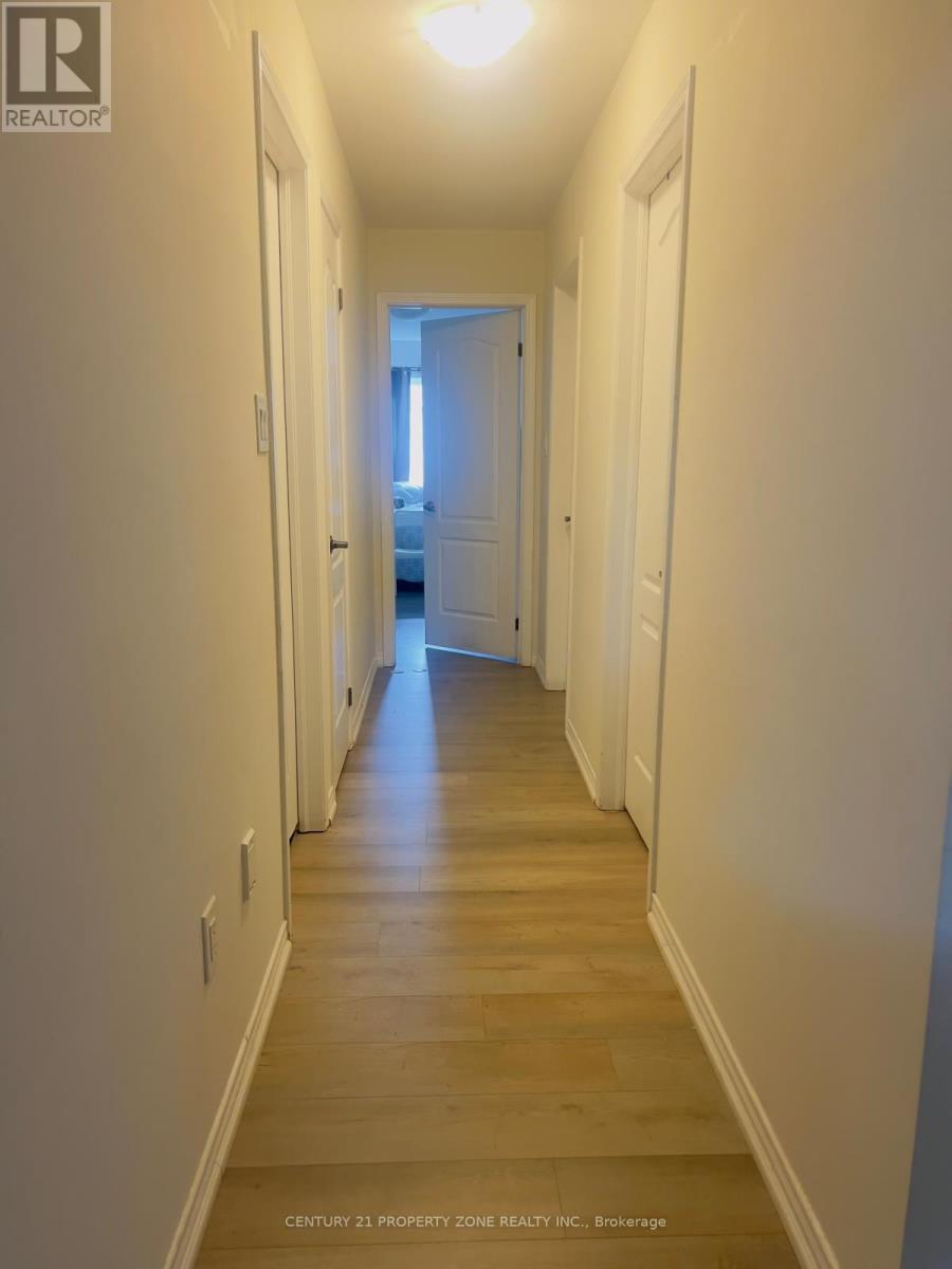 (Upper) - 3 Baffin Crescent, Brampton, Ontario  L7A 0A9 - Photo 7 - W13636610