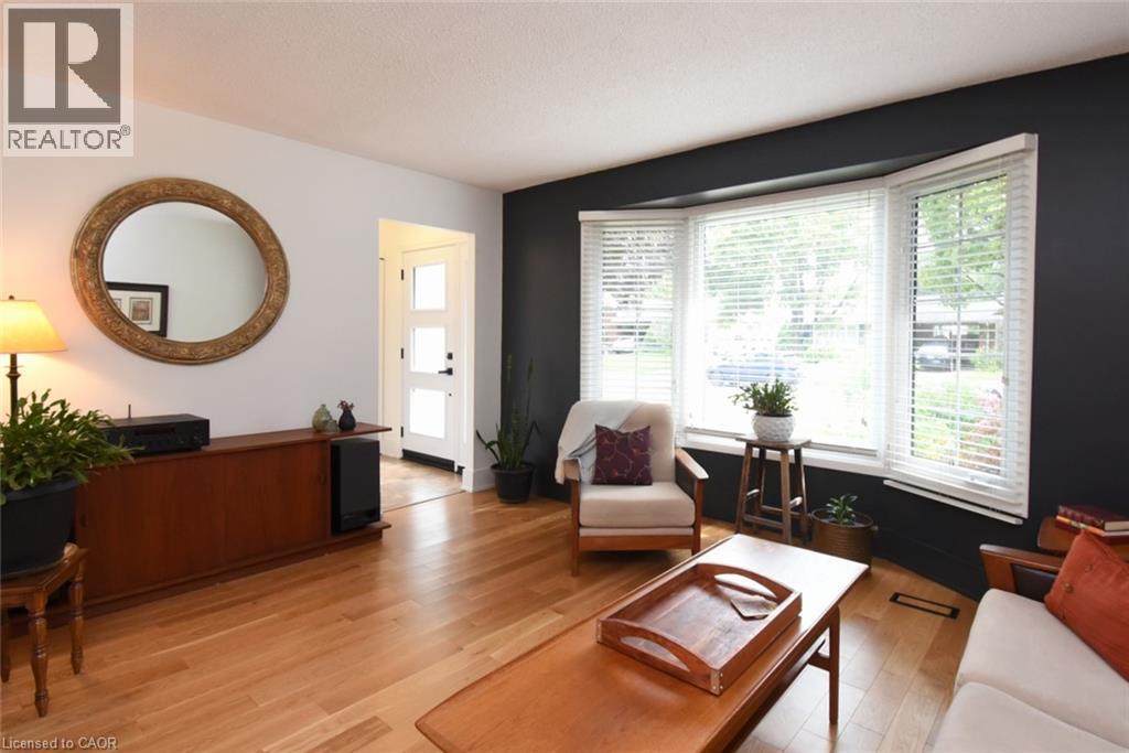 374 Brigadoon Drive, Hamilton, Ontario  L9C 6X4 - Photo 6 - 40854192