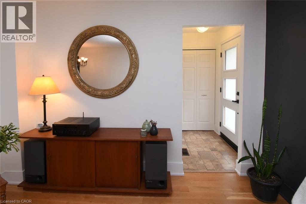 374 Brigadoon Drive, Hamilton, Ontario  L9C 6X4 - Photo 9 - 40854192