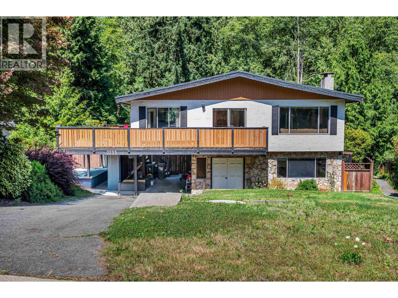 3255 Milton Avenue, North Vancouver, British Columbia  V7K 2B3 - Photo 2 - R3154160