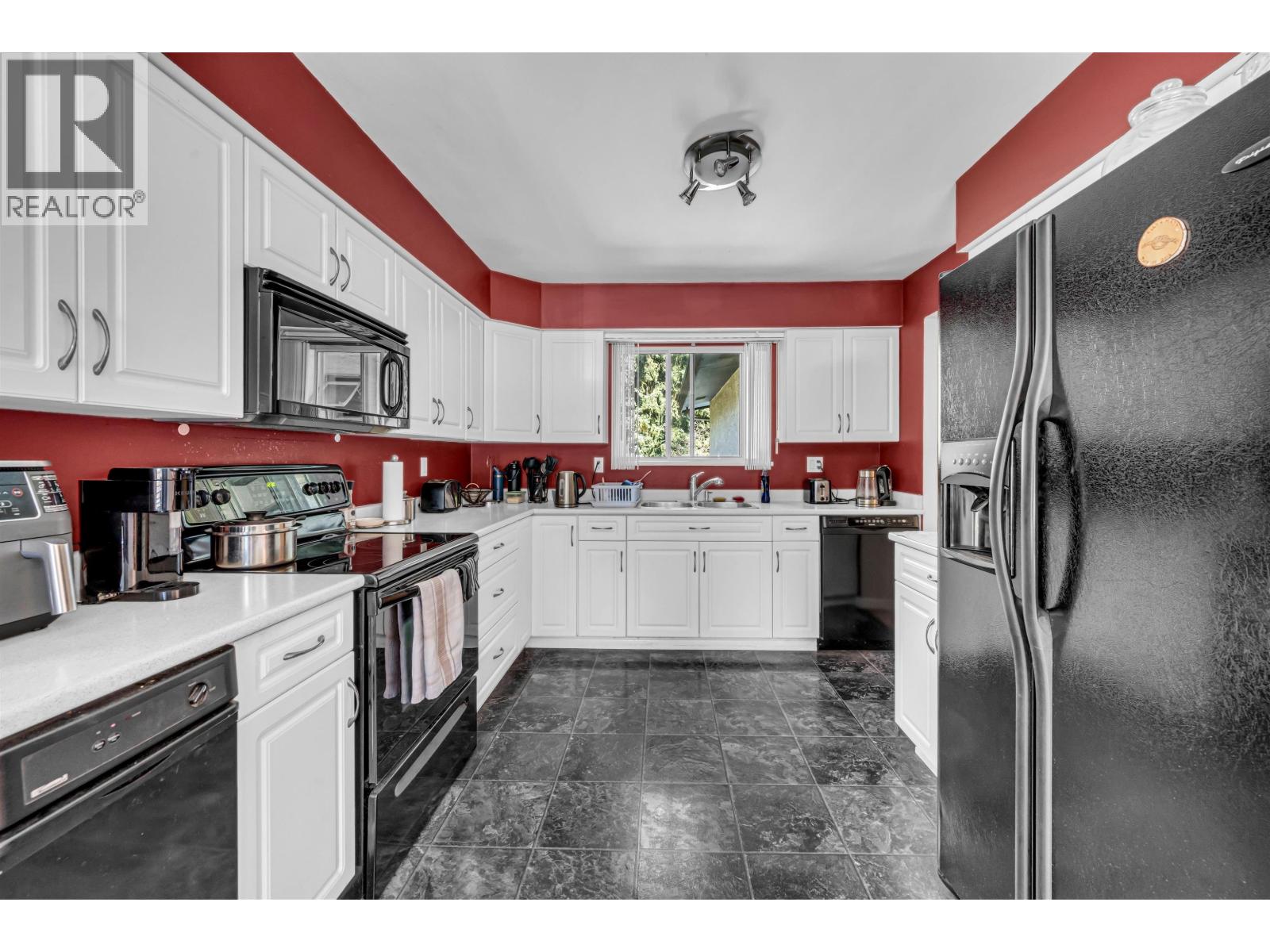 3255 Milton Avenue, North Vancouver, British Columbia  V7K 2B3 - Photo 5 - R3154160