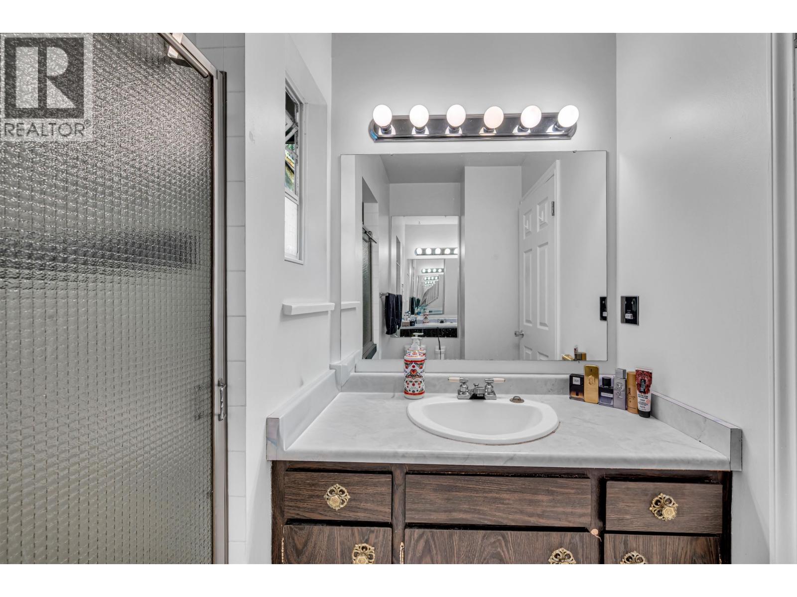 3255 Milton Avenue, North Vancouver, British Columbia  V7K 2B3 - Photo 12 - R3154160