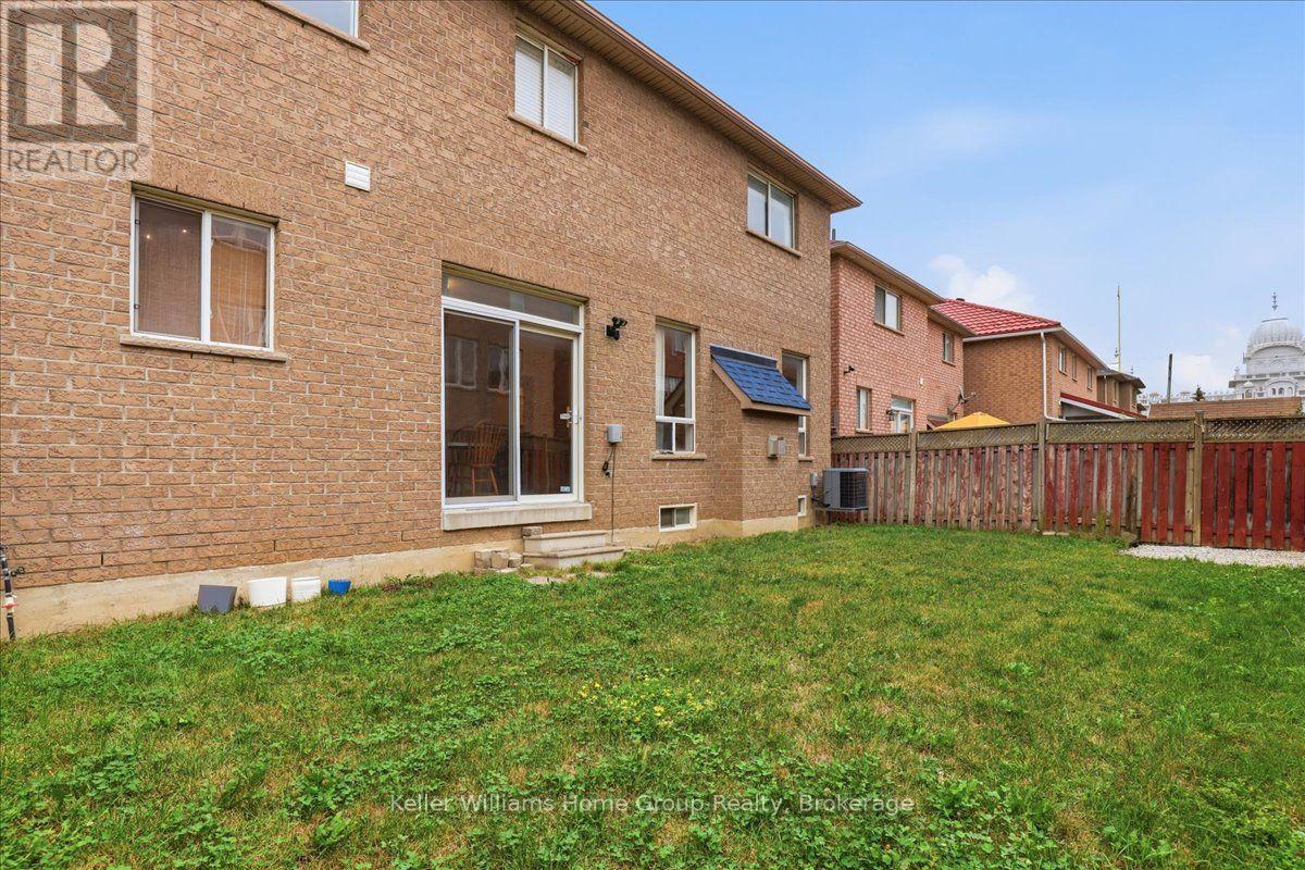 12 Thorndale Road, Brampton, Ontario  L6P 1H3 - Photo 29 - W13658638