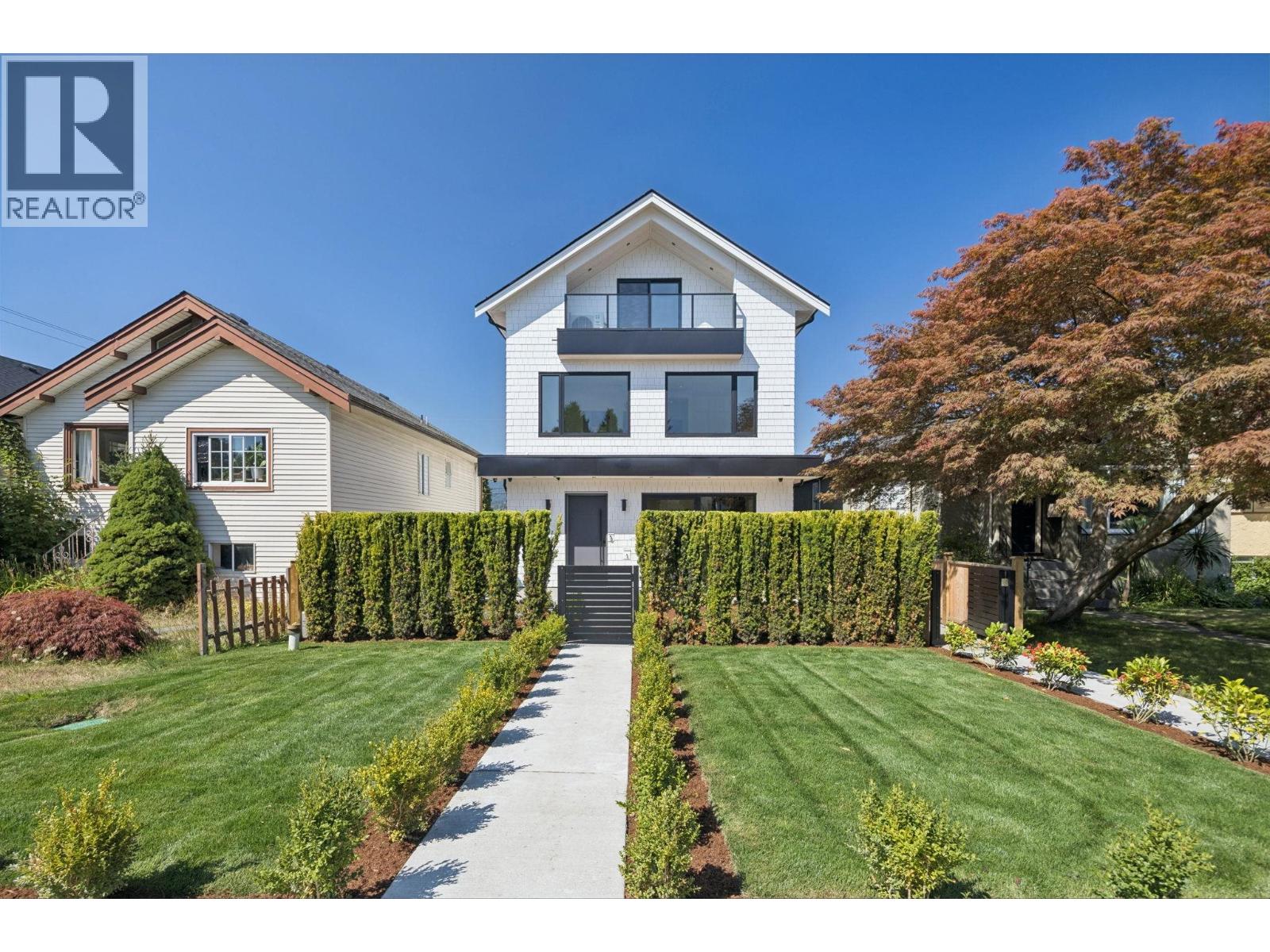 1 2815 TRINITY STREET, Vancouver, British Columbia