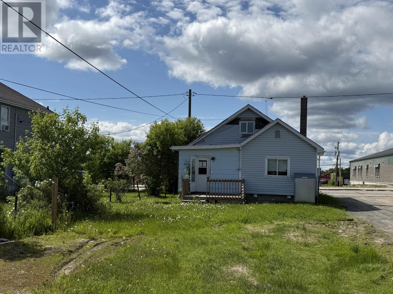 38 King St, Sioux Lookout, Ontario  P8T 1E8 - Photo 2 - TB2601432