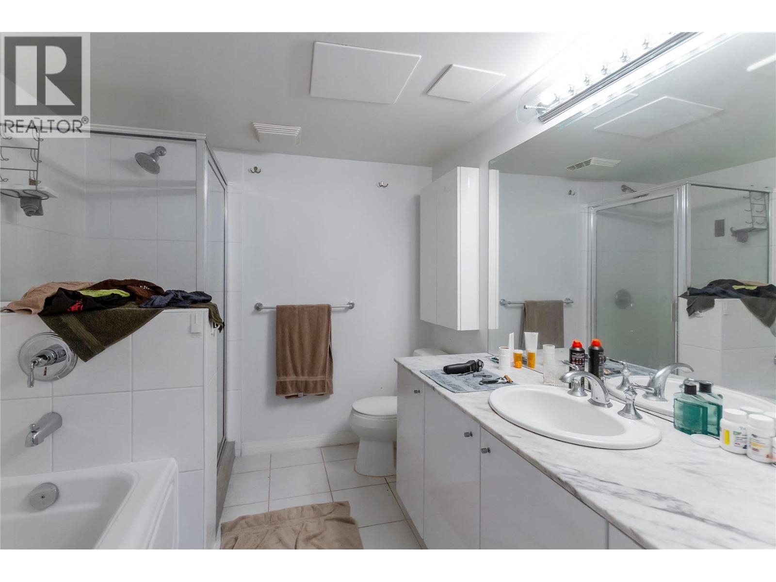302 188 E Esplanade, North Vancouver, British Columbia  V7L 4Y1 - Photo 13 - R3153566