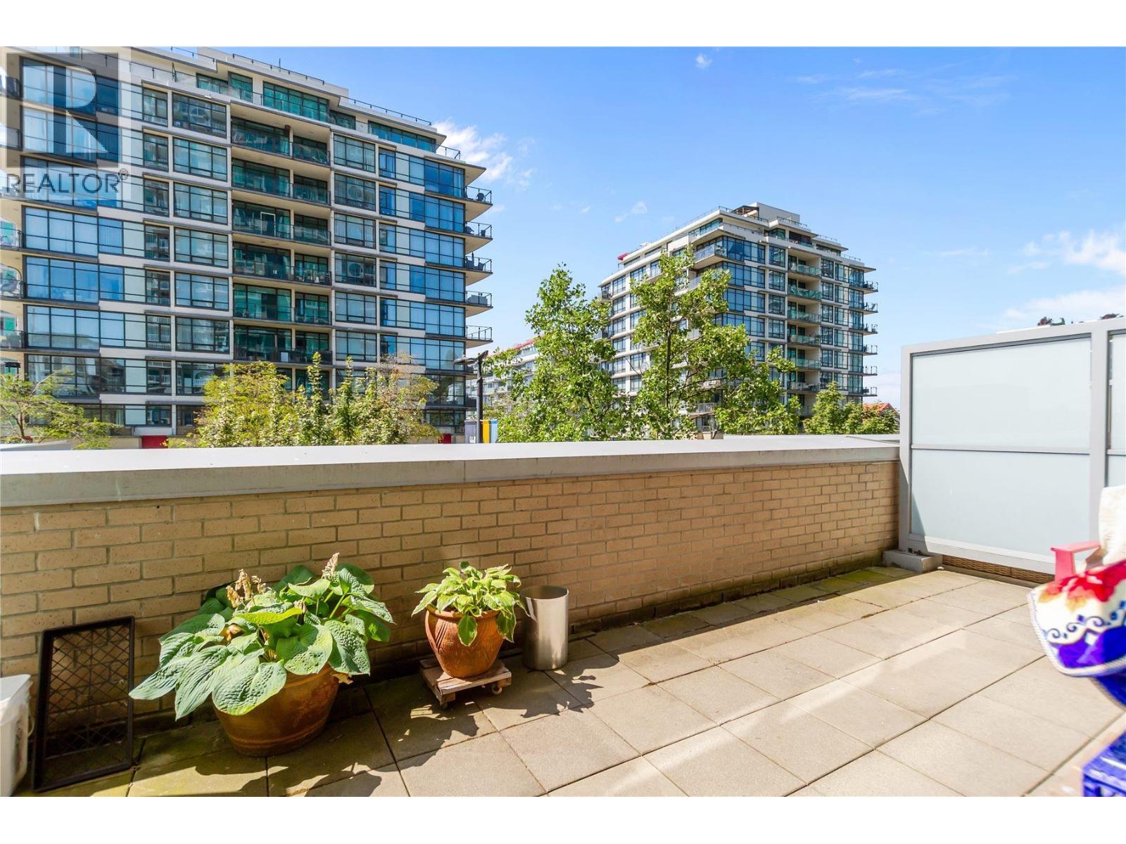 302 188 E Esplanade, North Vancouver, British Columbia  V7L 4Y1 - Photo 8 - R3153566