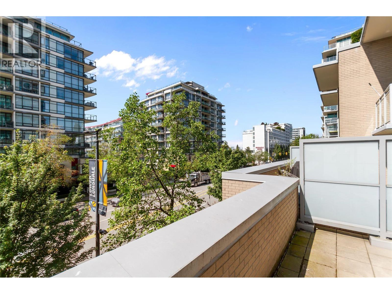 302 188 E Esplanade, North Vancouver, British Columbia  V7L 4Y1 - Photo 9 - R3153566
