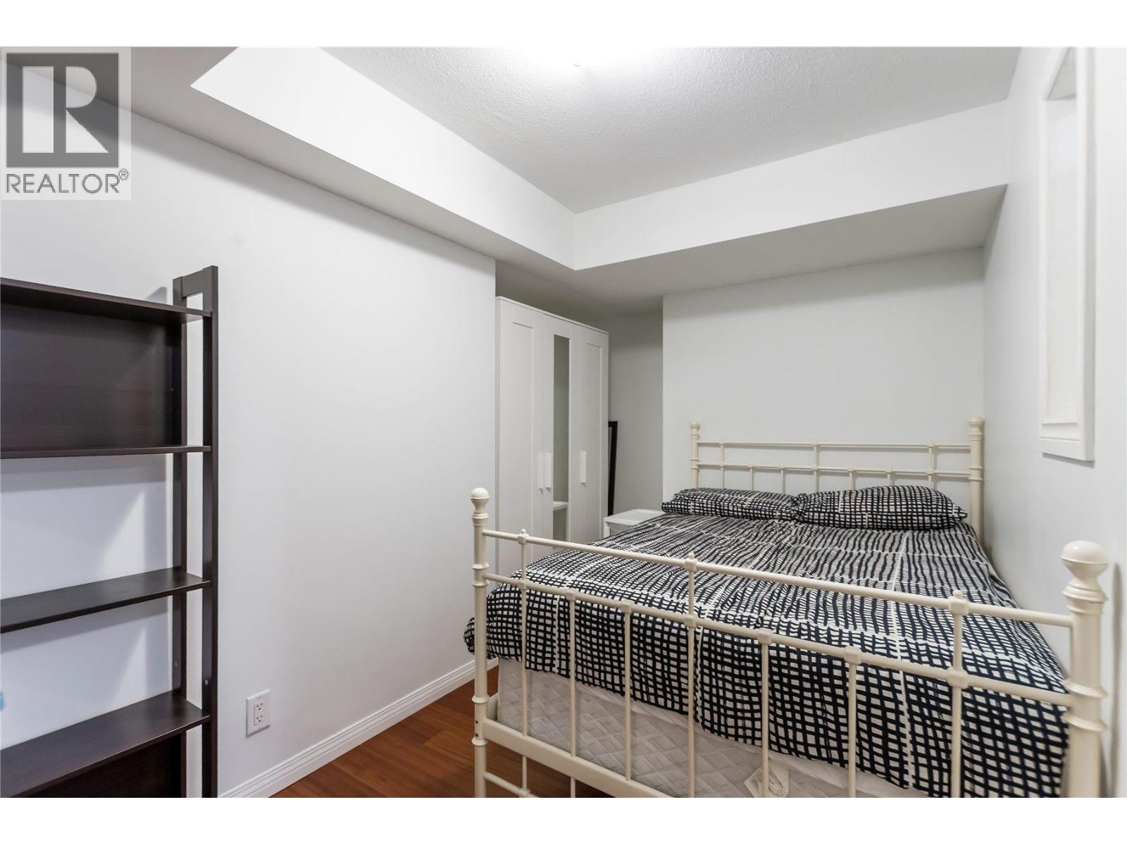 302 188 E Esplanade, North Vancouver, British Columbia  V7L 4Y1 - Photo 18 - R3153566