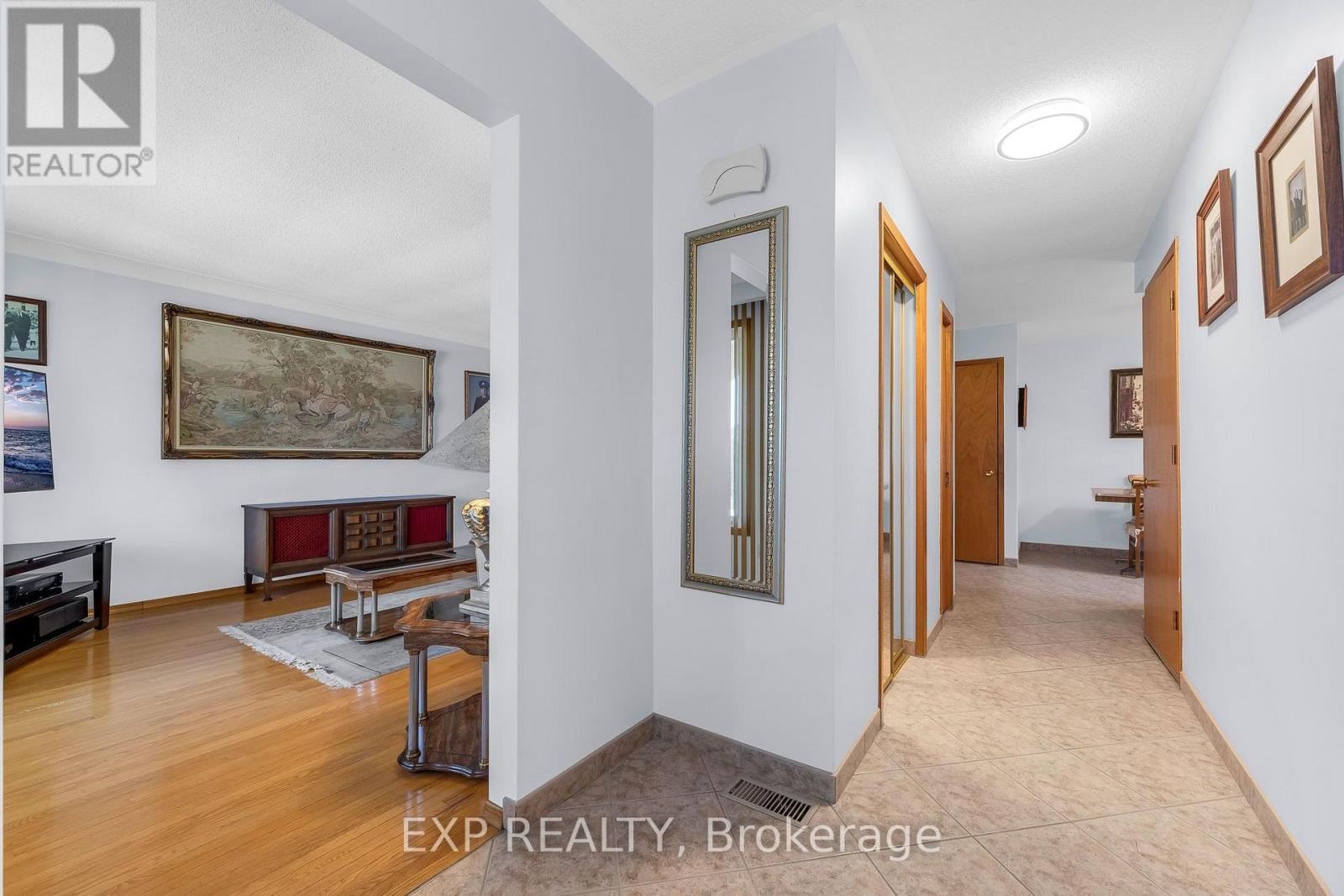 150 Marcella Crescent, Hamilton, Ontario  L8K 6G3 - Photo 10 - X13659034