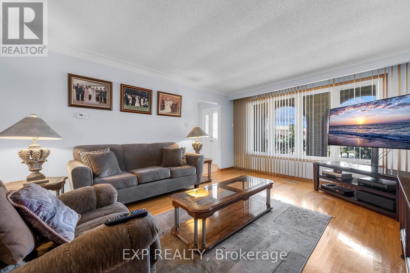 150 Marcella Crescent, Hamilton, Ontario  L8K 6G3 - Photo 11 - X13659034