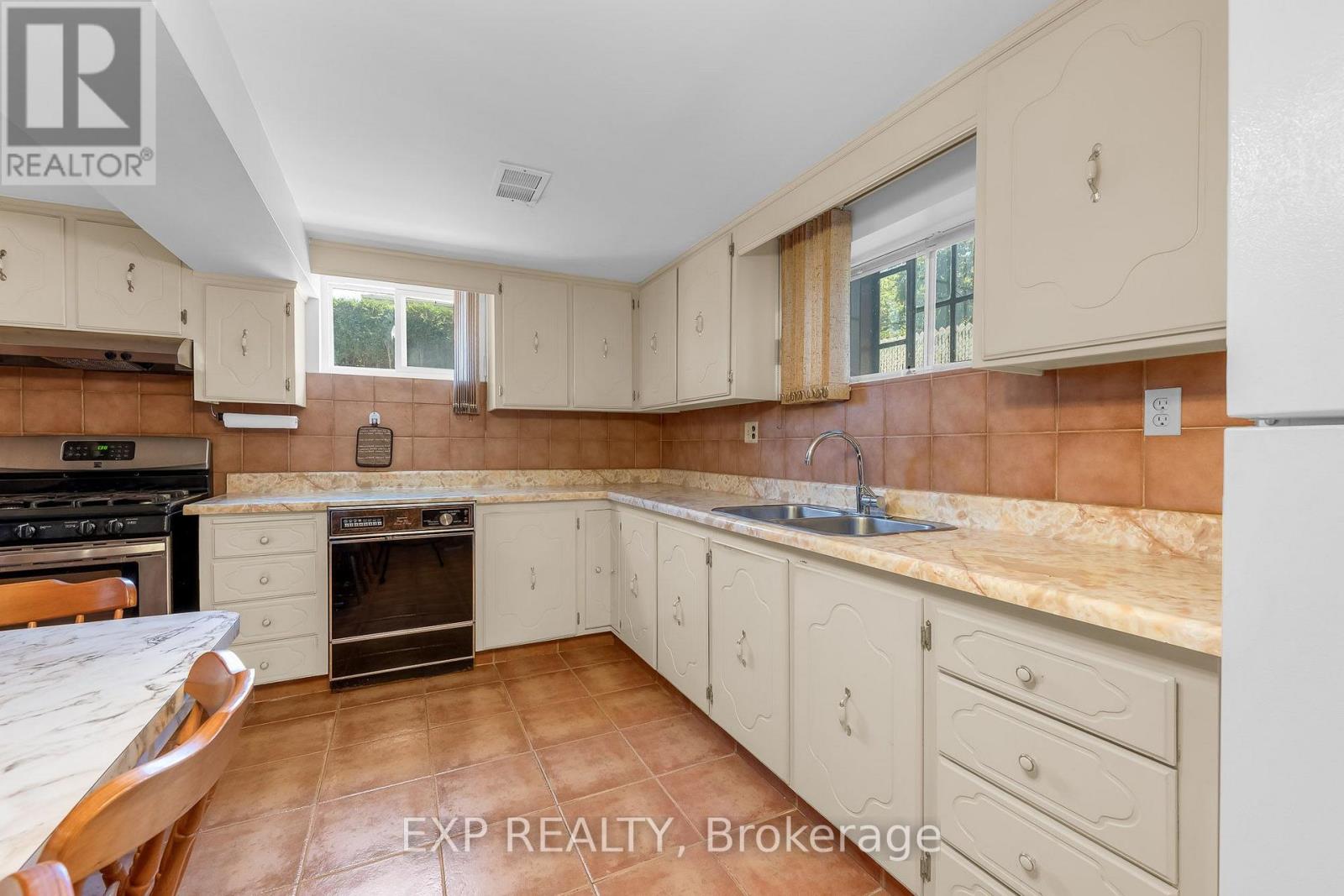 150 Marcella Crescent, Hamilton, Ontario  L8K 6G3 - Photo 25 - X13659034