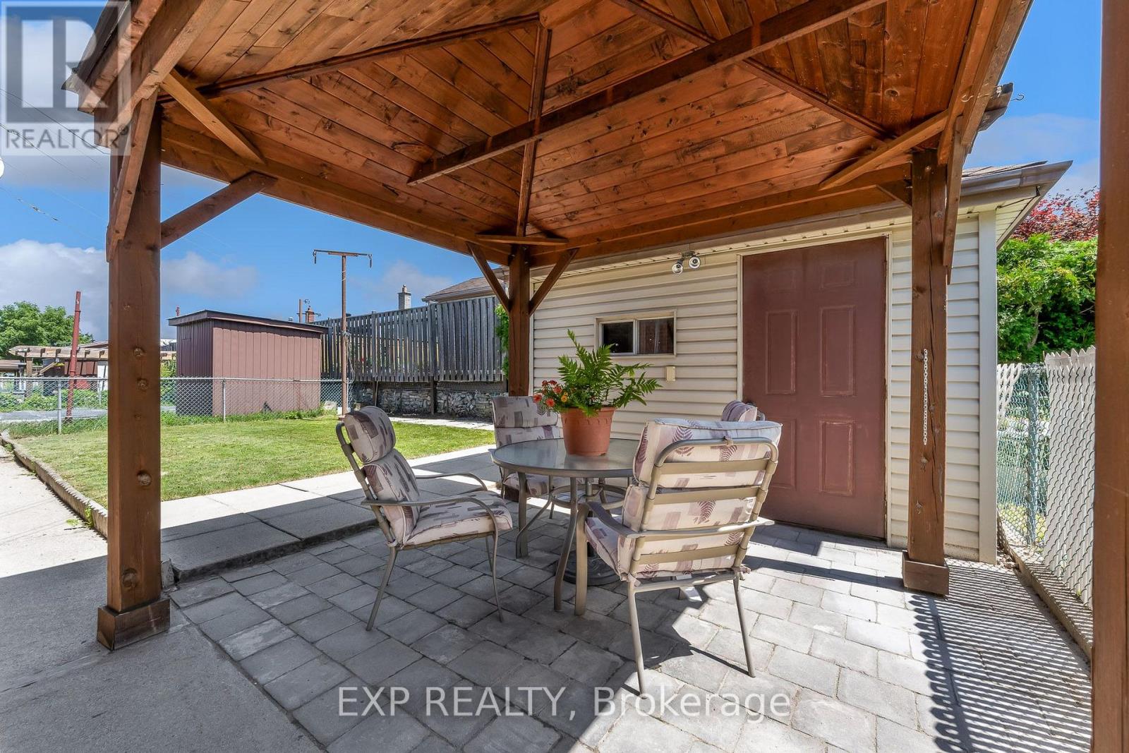 150 Marcella Crescent, Hamilton, Ontario  L8K 6G3 - Photo 4 - X13659034