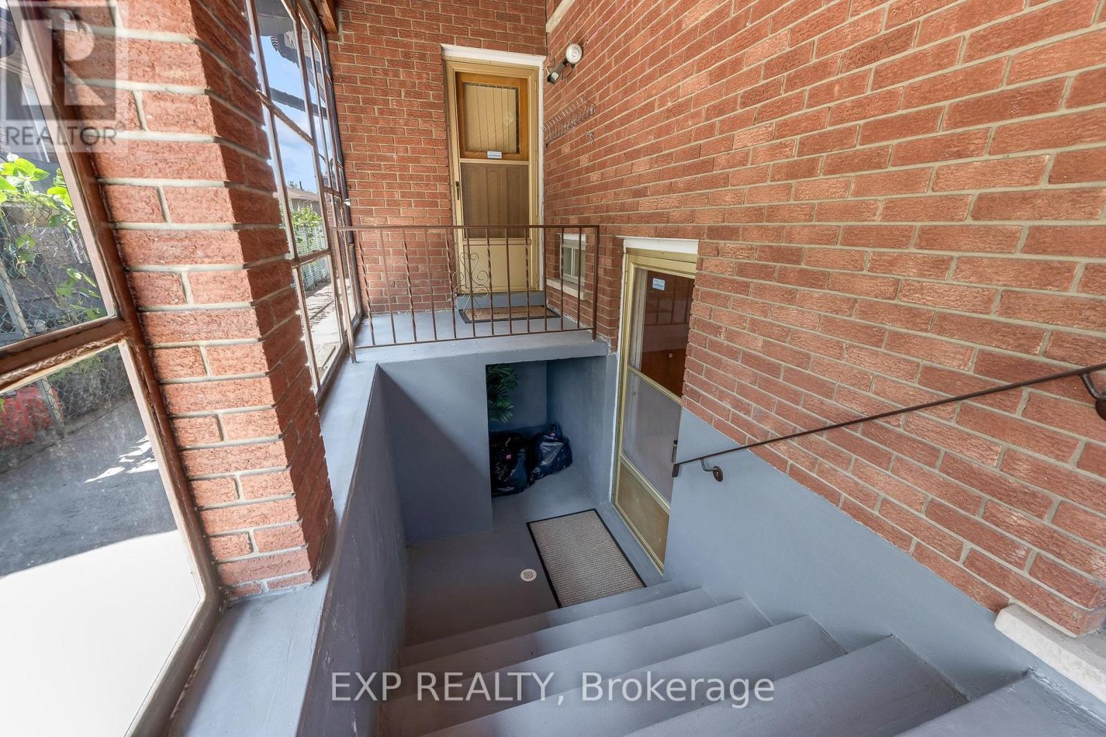 150 Marcella Crescent, Hamilton, Ontario  L8K 6G3 - Photo 9 - X13659034