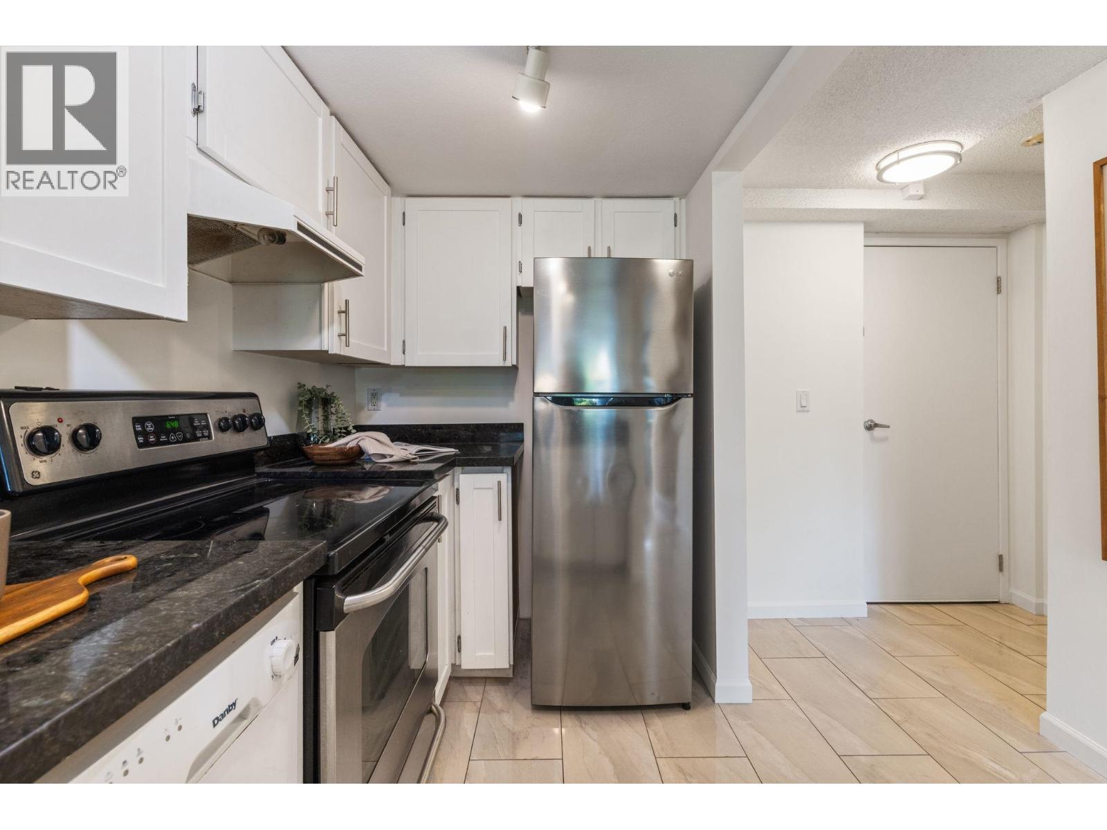 8 1355 W 4th Avenue, Vancouver, British Columbia V6H 3Y8 - Photo 10 - R3154205