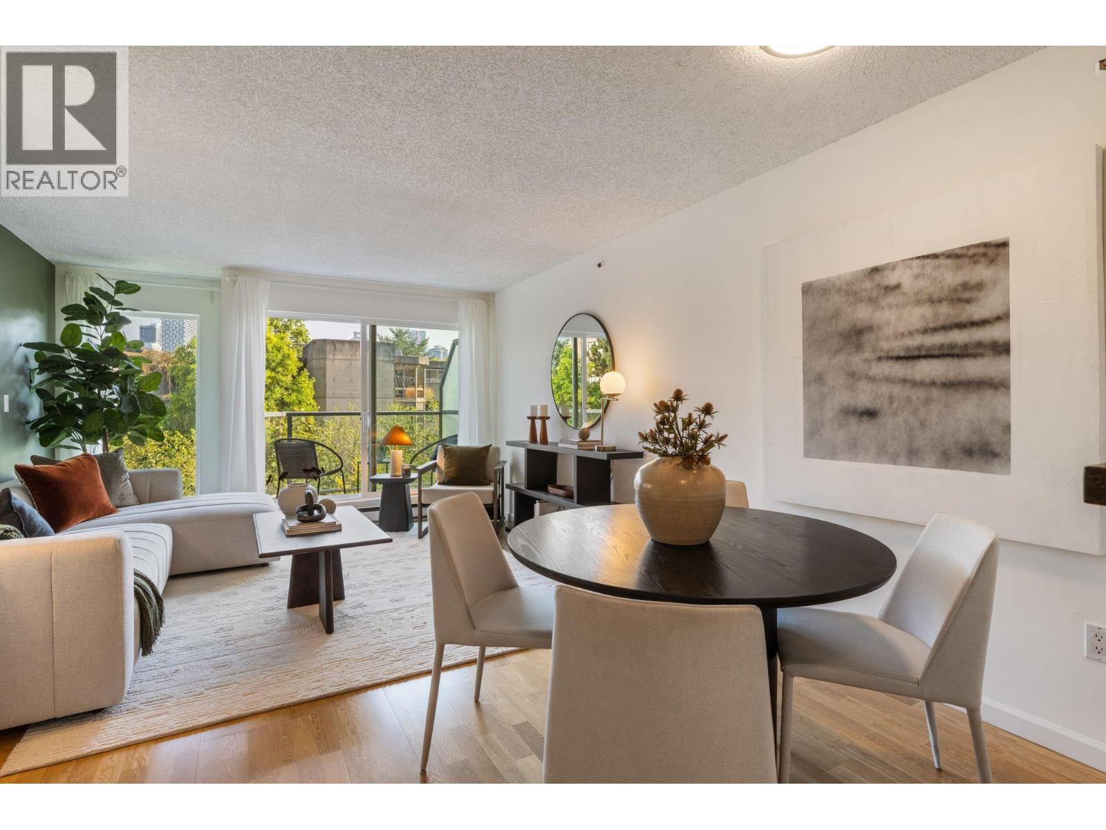 8 1355 W 4th Avenue, Vancouver, British Columbia V6H 3Y8 - Photo 2 - R3154205