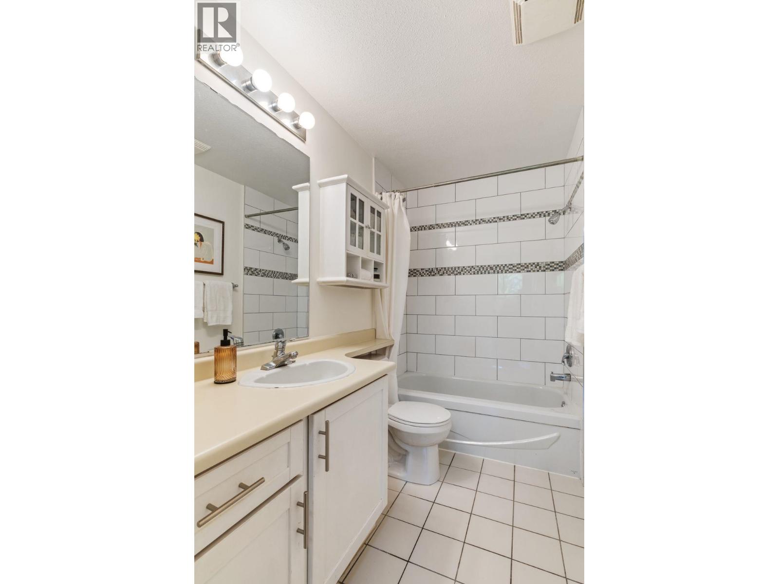 8 1355 W 4th Avenue, Vancouver, British Columbia V6H 3Y8 - Photo 25 - R3154205