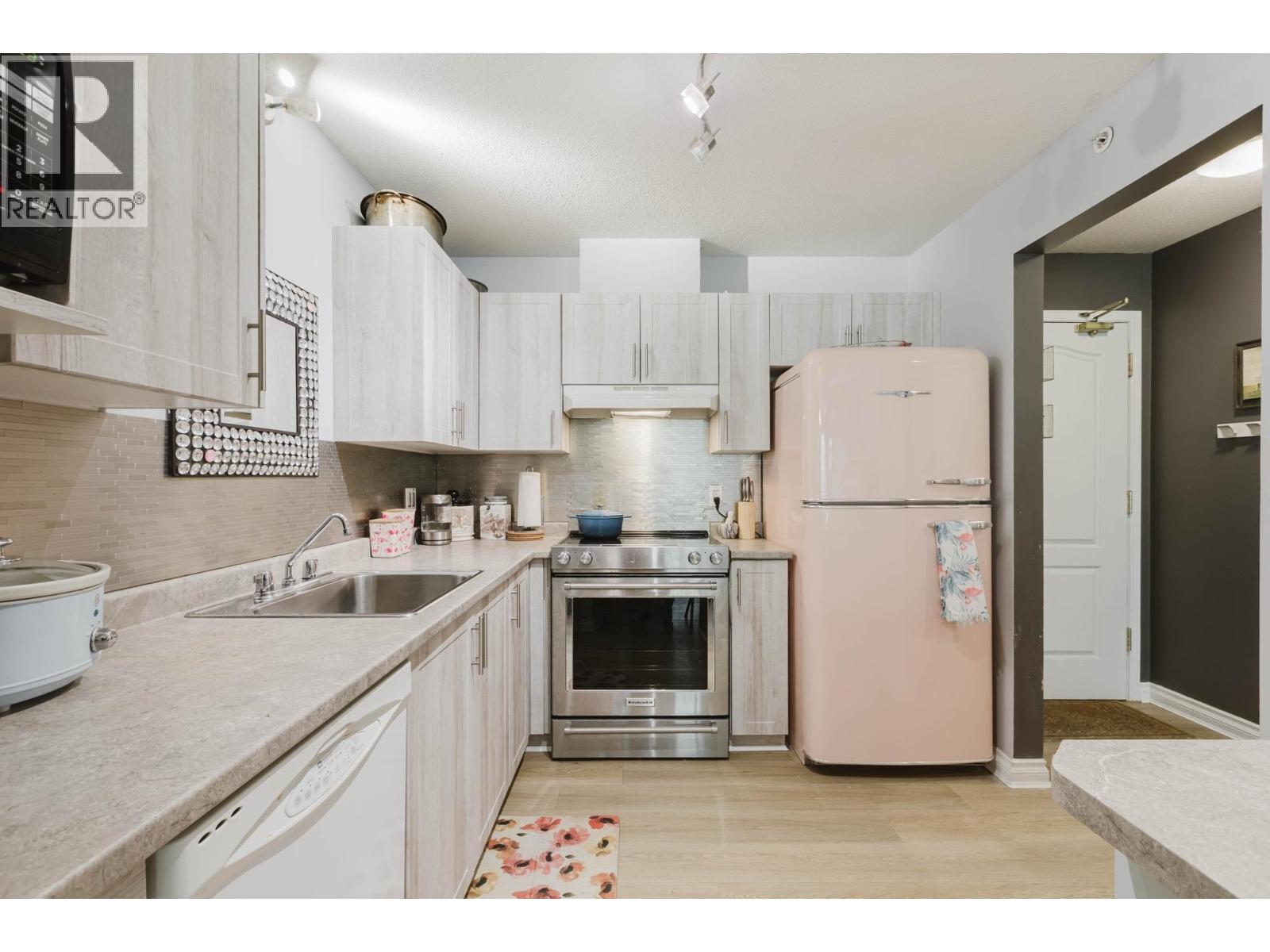 315 2551 Parkview Lane, Port Coquitlam, British Columbia  V3C 6J8 - Photo 10 - R3154230