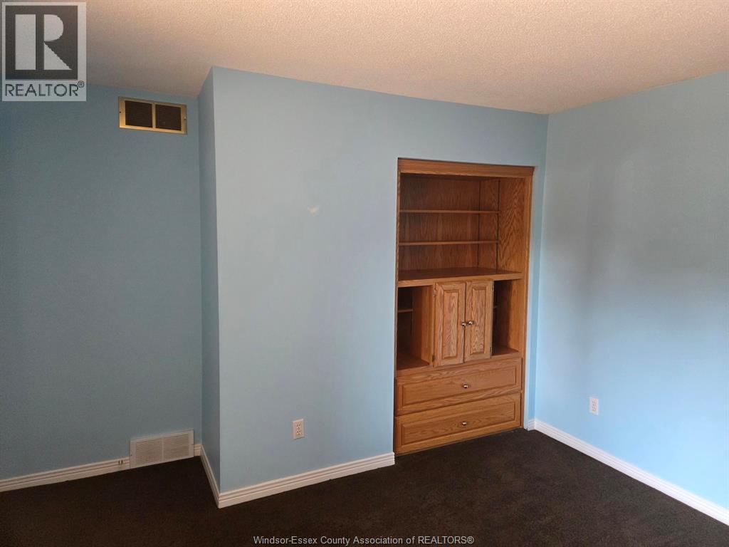 9690 Menard Street, Windsor, Ontario N8P 1G5 - Photo 12 - 26019411