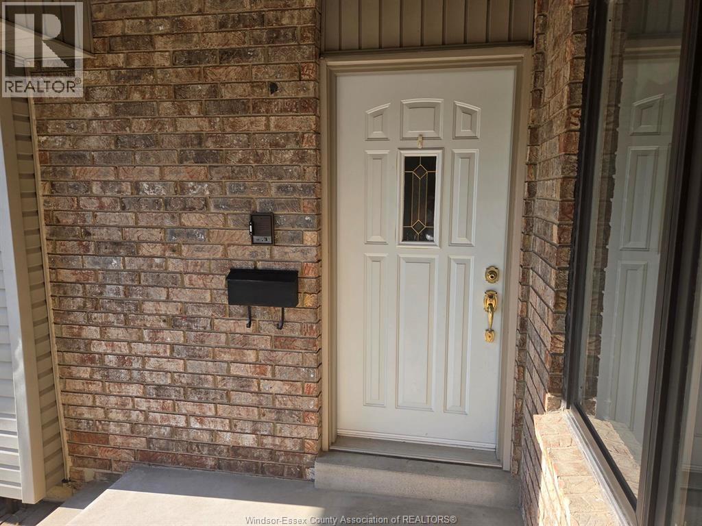 9690 Menard Street, Windsor, Ontario N8P 1G5 - Photo 4 - 26019411